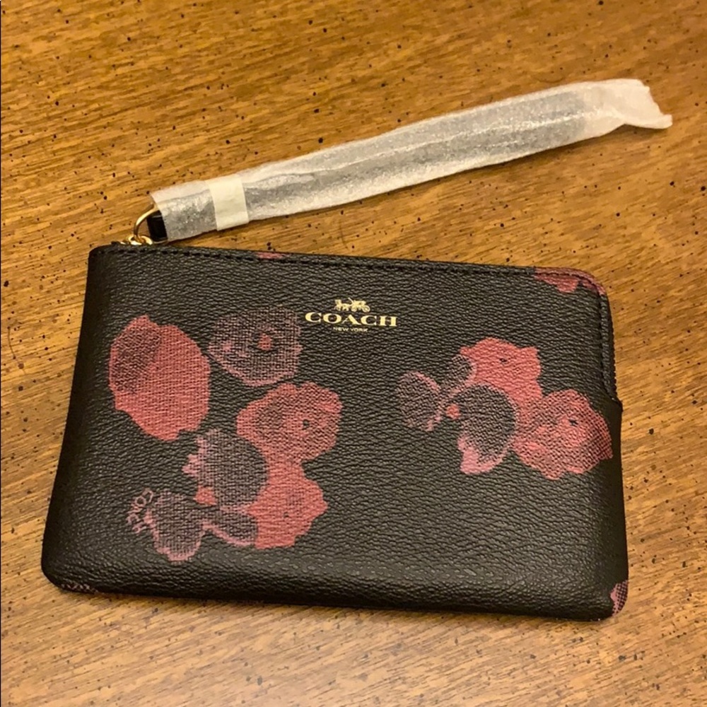 NWT Coach floral wristlet